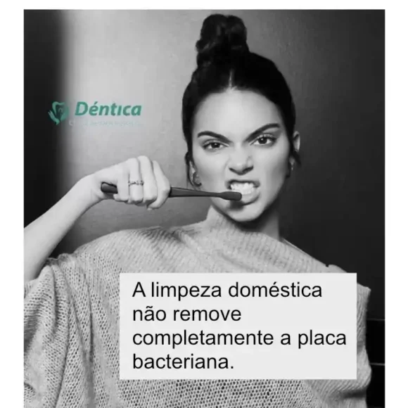 O que é a limpeza profissional dos dentes e que problemas ajuda a resolver?